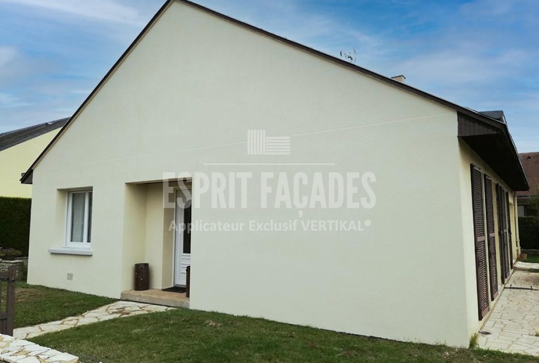 Façade récemment rénovée par Esprit Façades, Façadier dans l'Orne et Eure-et-Loir.